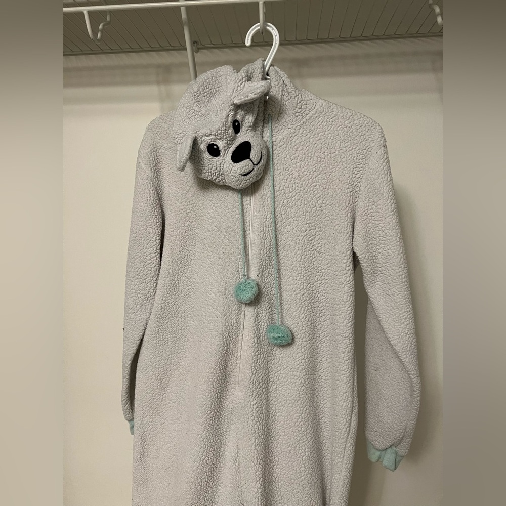 🌸3 FOR 5🌸 George polar bear onesie